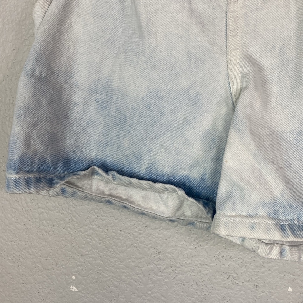 Zara button front high rise bleach wash denim shorts. - Picture 4 of 6